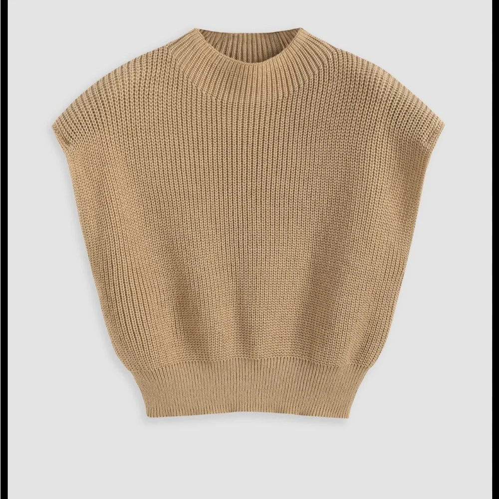 Cider sweater - tan loose knit high neck vest w/shoulder pads - Picture 2 of 10